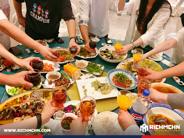 RICHMCHN Team Enjoys Coastal Retreat in Xiangshan