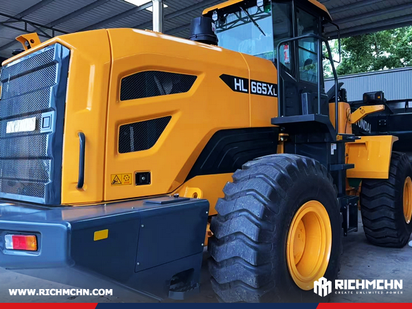 Canada - 2 Units HYUNDAI HL665XL Wheel Loaders