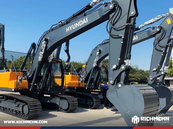 Algeria - 1 Unit HYUNDAI HX220HD Crawler Excavator