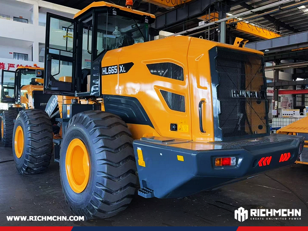 Canada - 2 Units HYUNDAI HL665XL Wheel Loaders