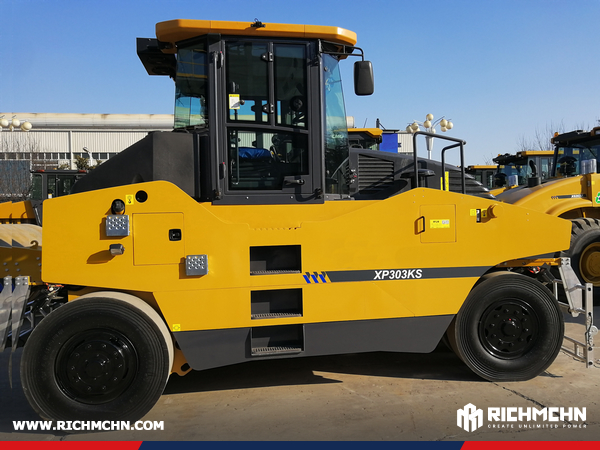 Algeria - 1 Unit XCMG XP303KS Pneumatic Tire Roller