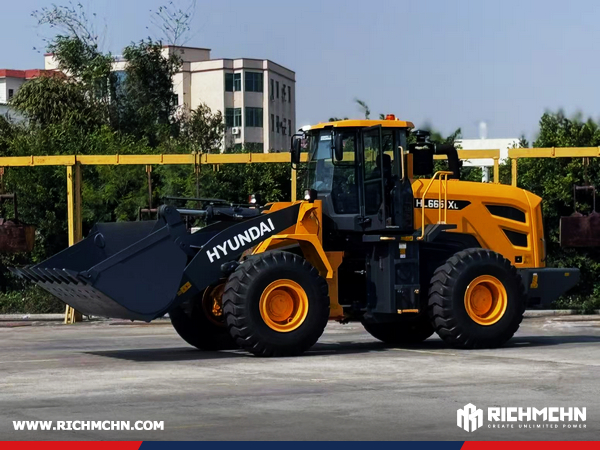 Canada - 2 Units HYUNDAI HL665XL Wheel Loaders