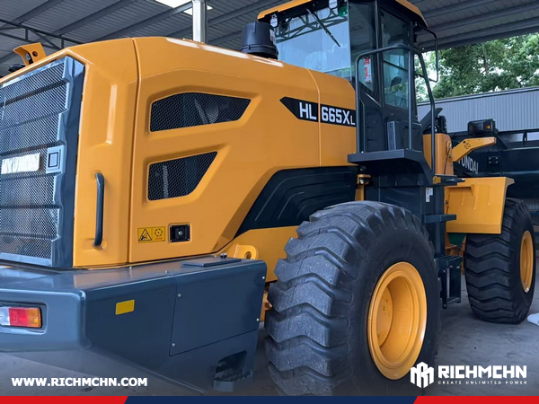 Canada - 2 Units HYUNDAI HL665XL Wheel Loaders