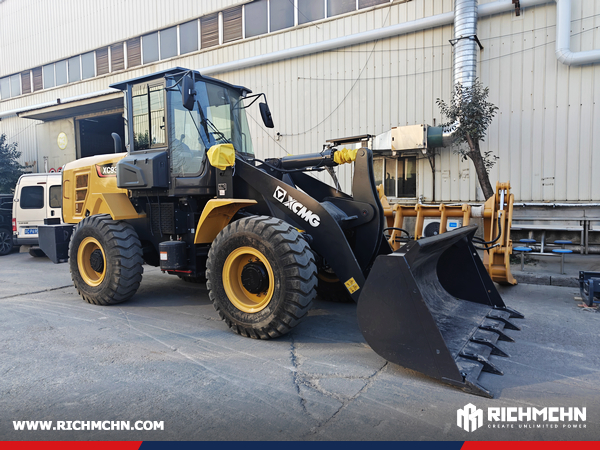 Venezuela - 2 Units LUTONG LTB804 Farm Tractors & 2 Units LTD1604-4 Farm Tractors & 1 Unit XCMG XC938 Wheel Loader