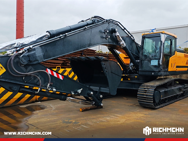 Algeria - 1 Unit HYUNDAI HX340HD Crawler Excavator