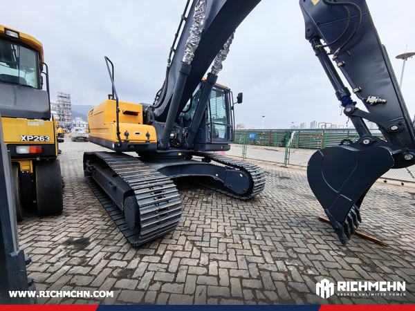 Algeria - 1 HYUNDAI HX340HD Crawler Excavator