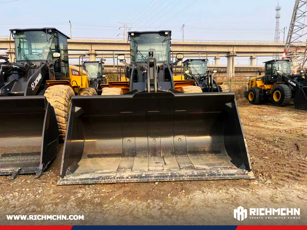 Serbia - 1 Unit XCMG XE200GA Excavator & 1 XE968 Wheel Loader